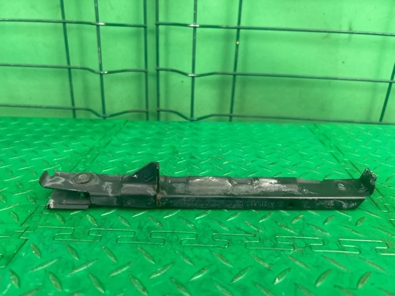 Кронштейн бампера Mercedes-Benz 2003 W211