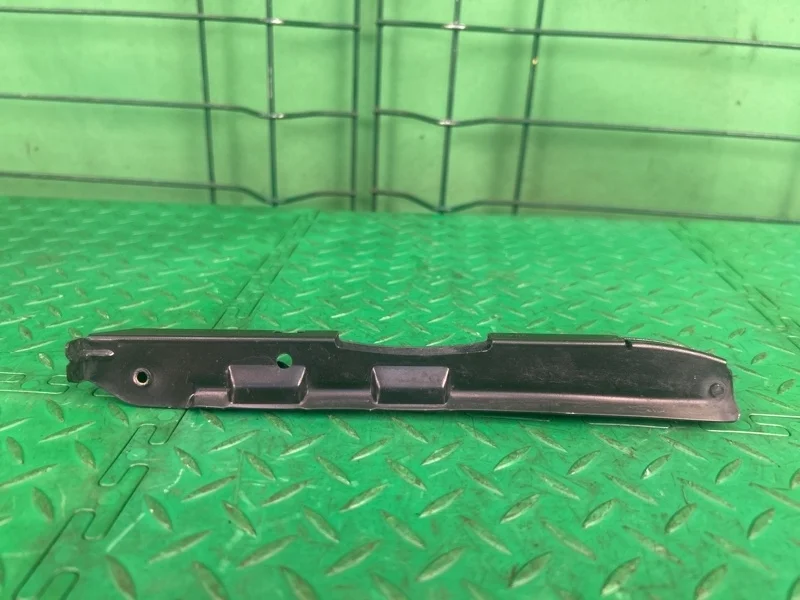 Кронштейн бампера Mercedes-Benz CLS 2005 W219