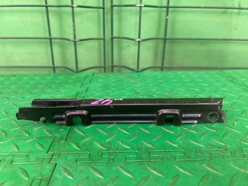 Кронштейн бампера Mercedes-Benz 2004 W203