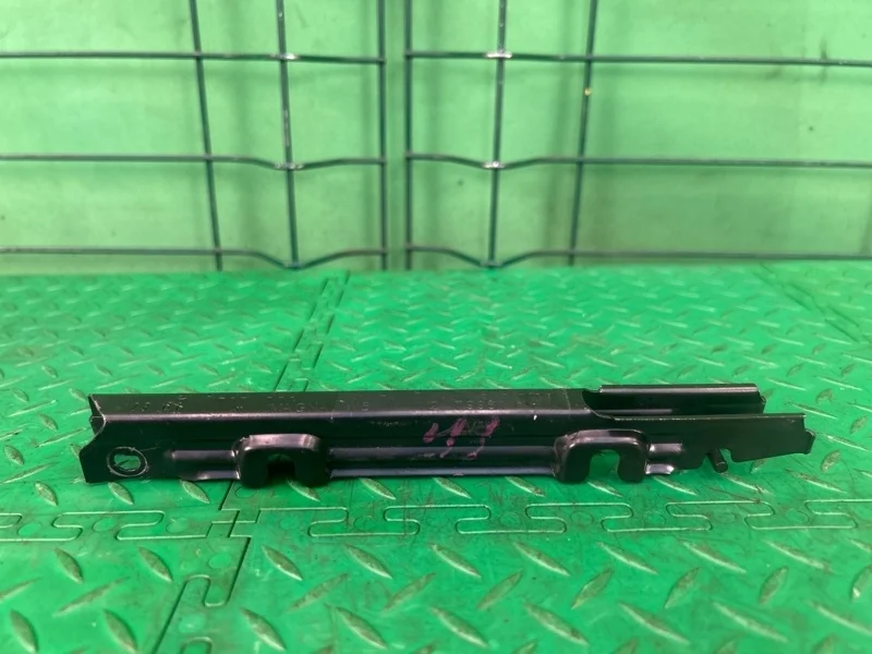 Кронштейн бампера Mercedes-Benz 2001 W203