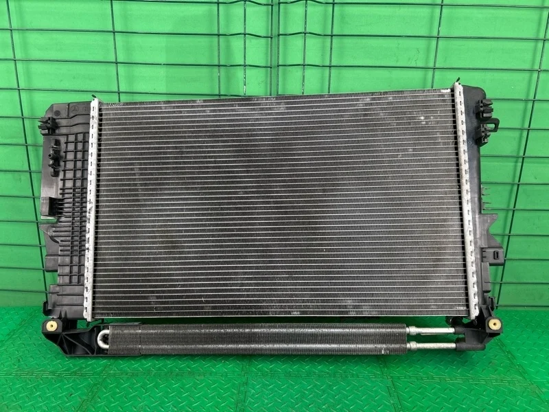 Радиатор охлаждения Mercedes-Benz V W639