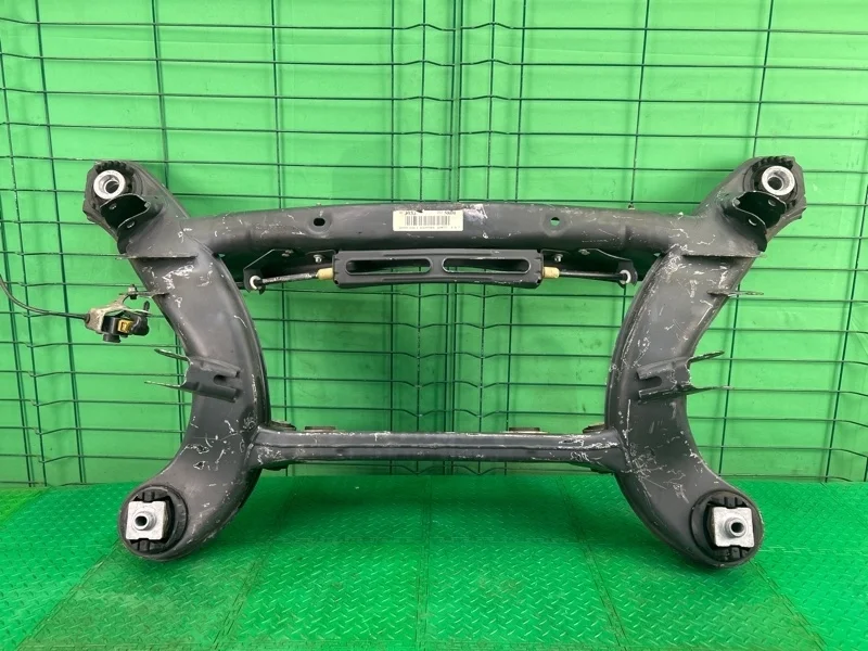 Балка Mercedes-Benz W212