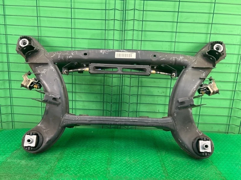 Балка Mercedes-Benz W212