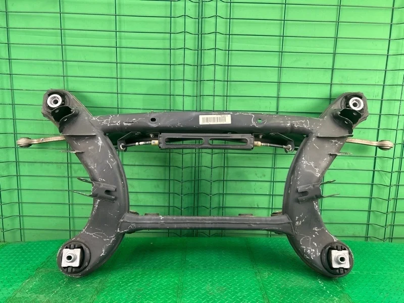 Балка Mercedes-Benz W212