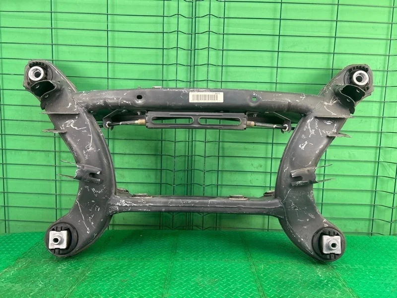 Балка Mercedes-Benz W212