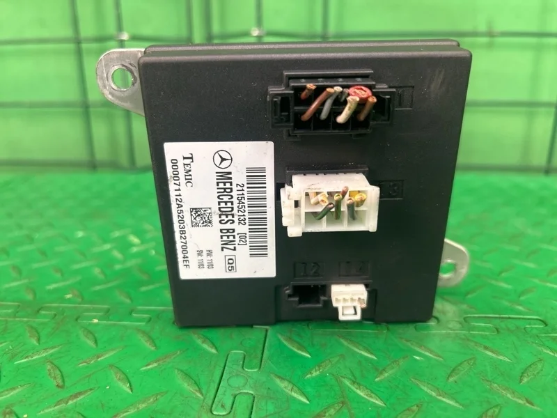 Блок sam Mercedes-Benz 2003 W211