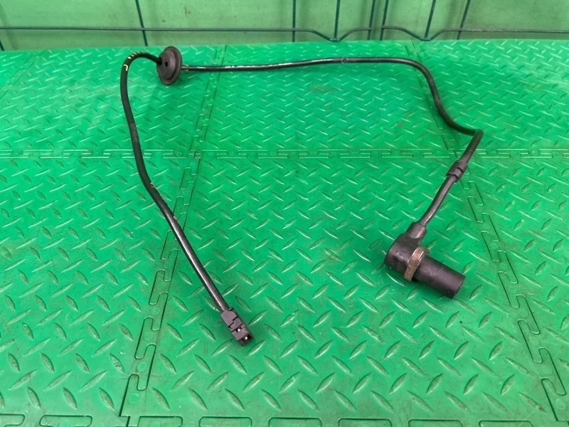 Датчик abs Mercedes-Benz W210