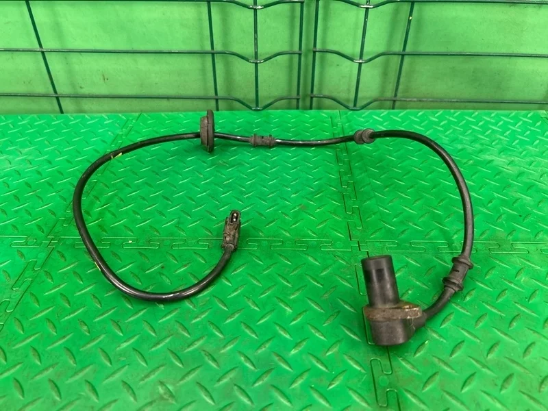 Датчик abs Mercedes-Benz W210