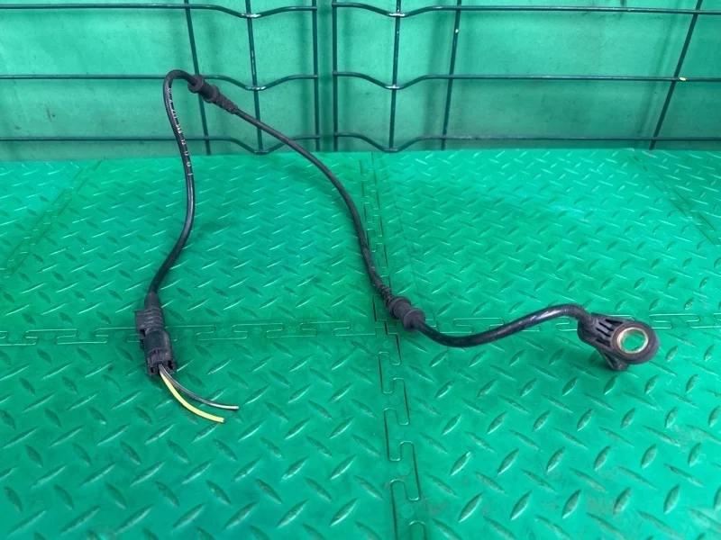 Датчик abs Mercedes-Benz W211