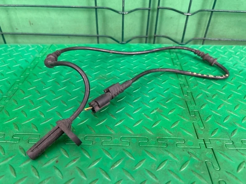 Датчик abs Mercedes-Benz W211