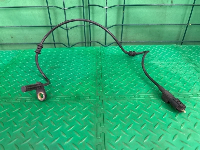 Датчик abs Mercedes-Benz W211