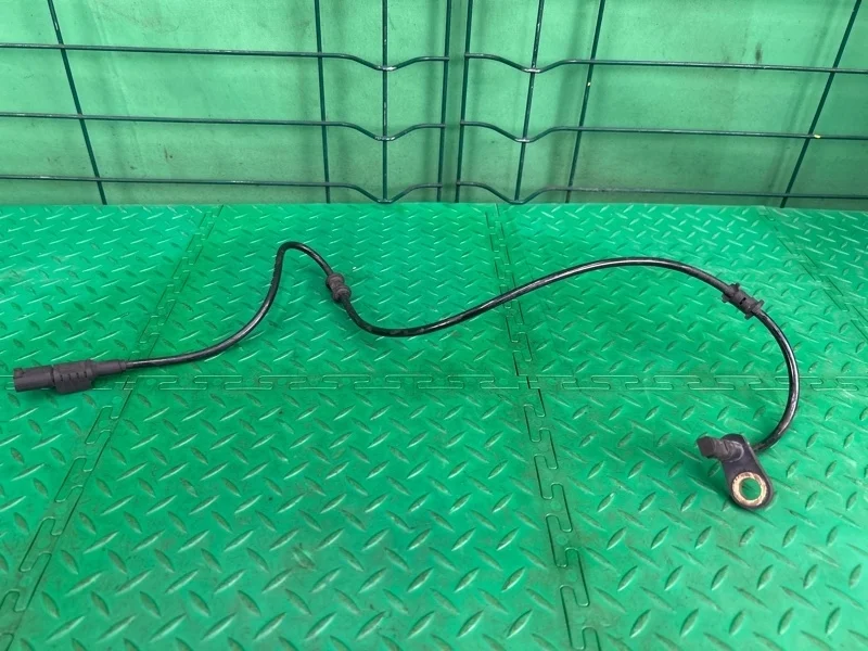 Датчик abs Mercedes-Benz W211