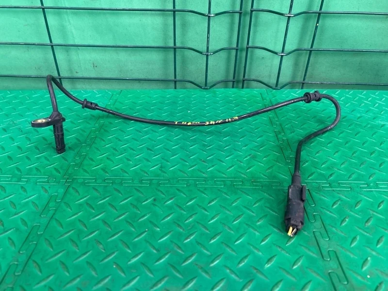 Датчик abs Mercedes-Benz W211