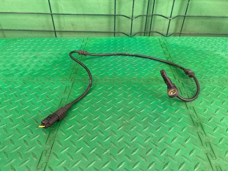 Датчик abs Mercedes-Benz W211