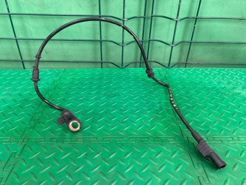 Датчик abs Mercedes-Benz W211