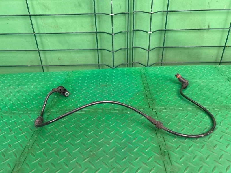 Датчик abs Mercedes-Benz W212