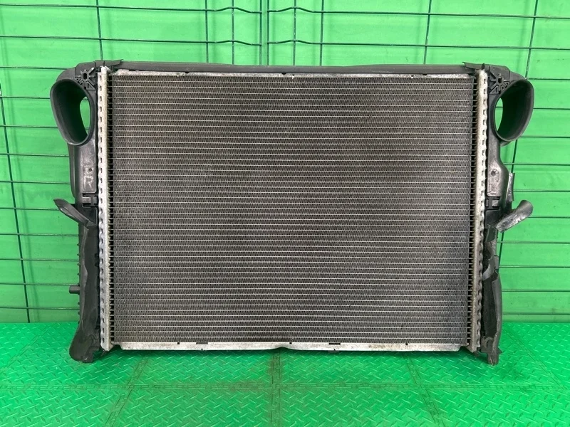 Радиатор охлаждения Mercedes-Benz W220