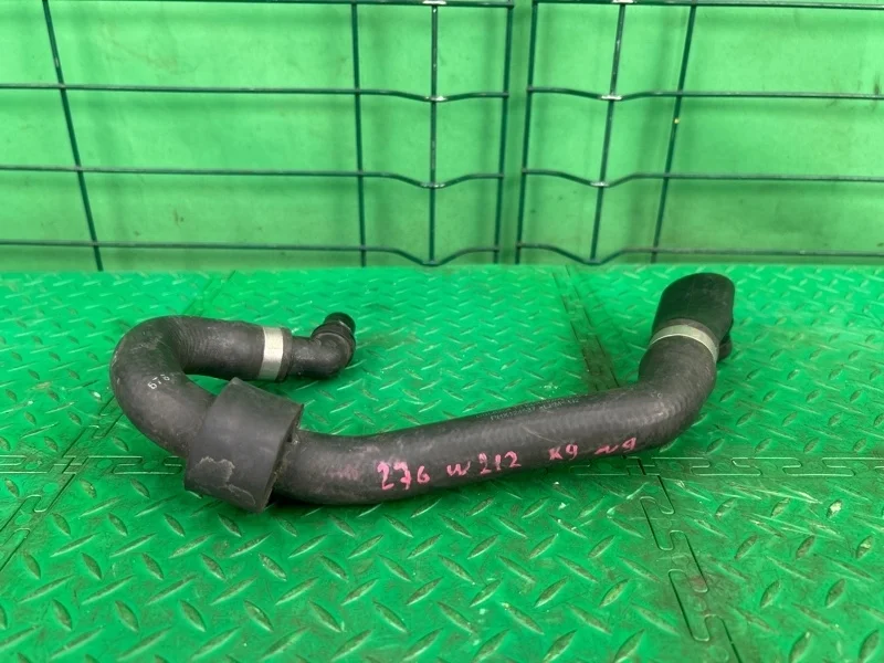 Патрубок системы охлаждения Mercedes-Benz 20/12/2011 W212