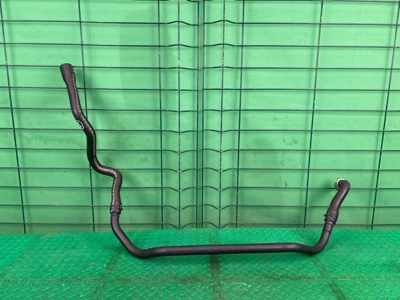 Патрубок системы охлаждения Mercedes-Benz 2003 W211