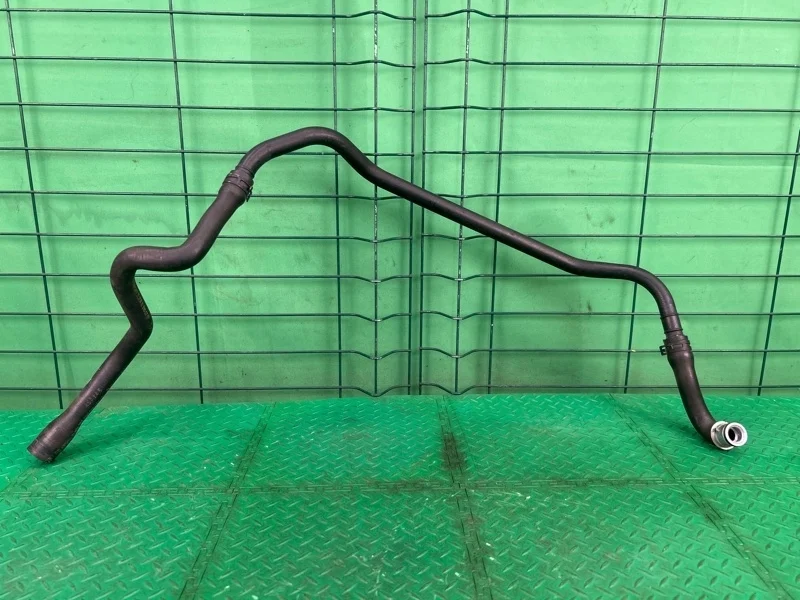 Патрубок системы охлаждения Mercedes-Benz 2005 W211