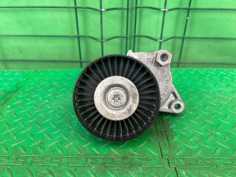 Натяжитель приводного ремня Mercedes-Benz W220