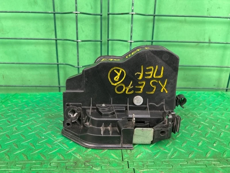 Замок двери BMW X5 E70