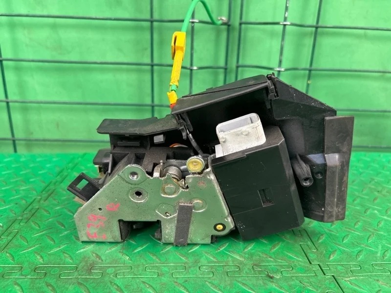 Замок двери BMW 5 E39