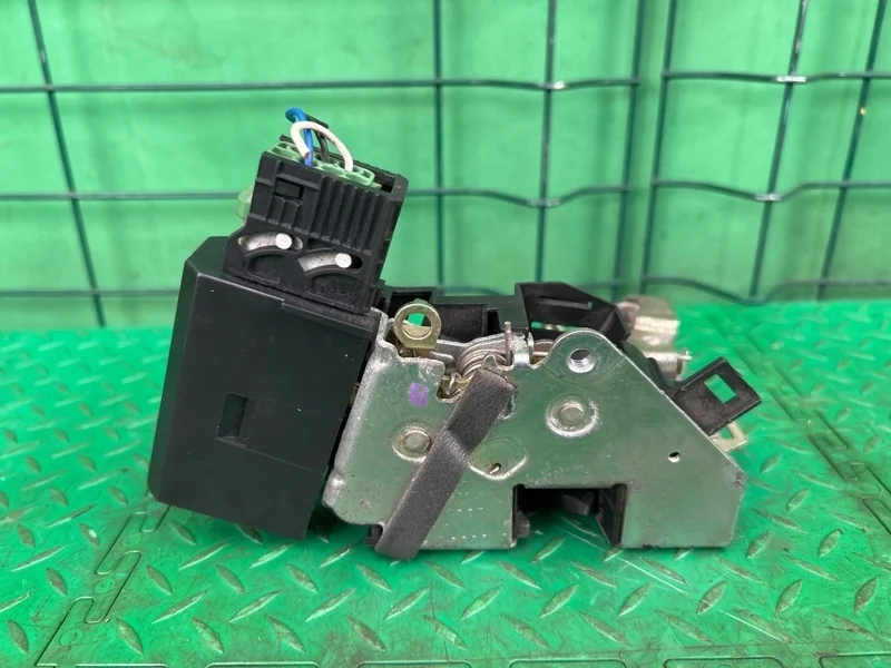 Замок двери BMW 5 E39