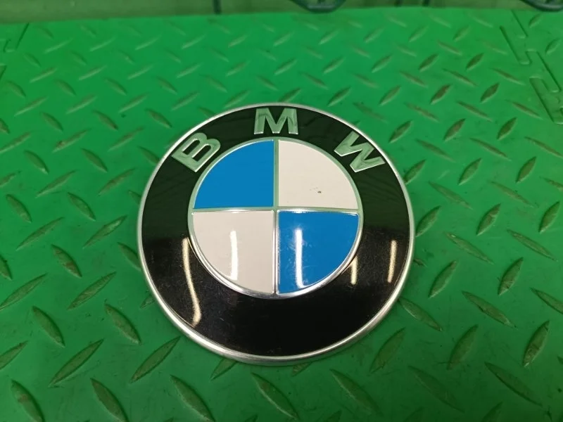 Эмблема на капот BMW 5 2005 E60