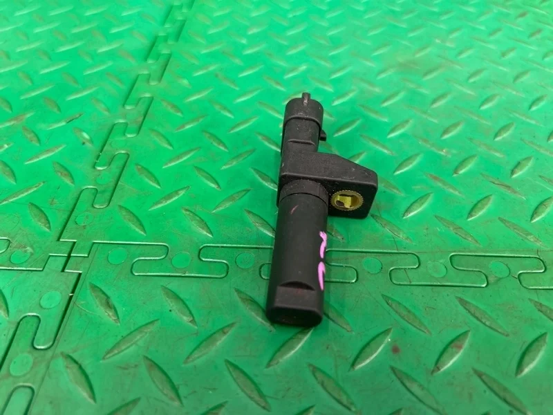 Датчик положения коленвала Mercedes-Benz W211