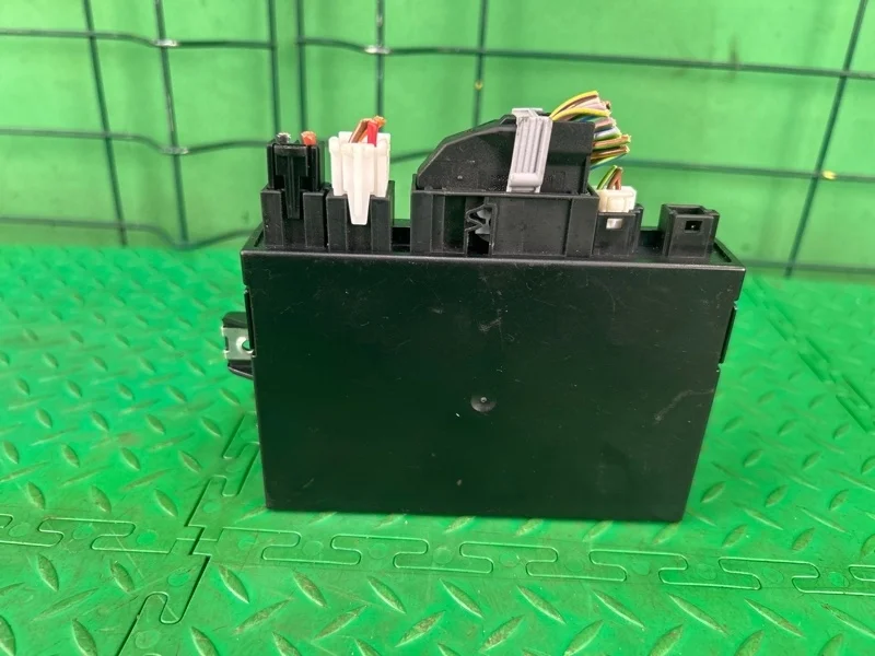 Блок управления крышкой багажника Mercedes-Benz 04.03.2008 W211