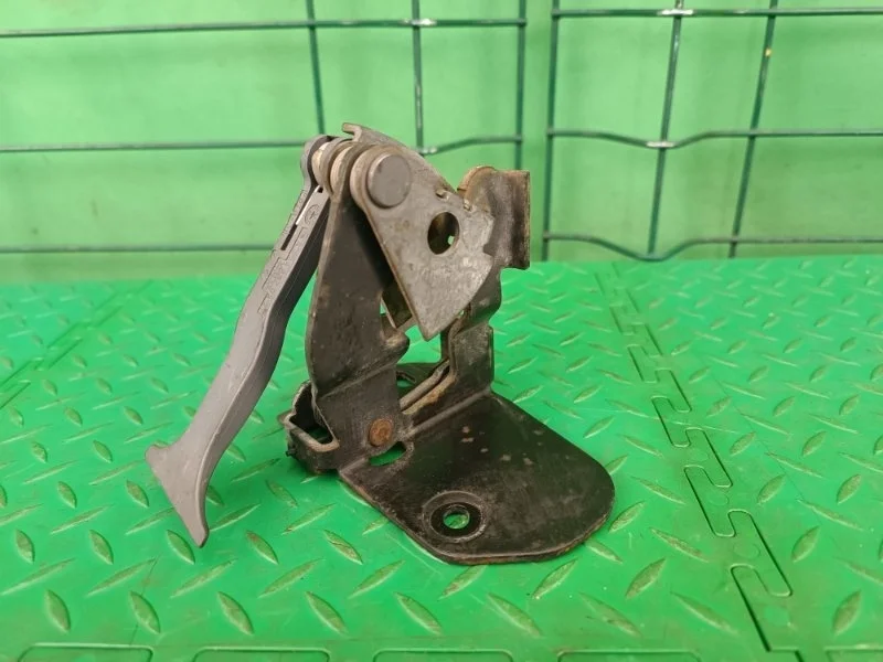 Крюк капота Mercedes-Benz 25.11.2004 W203