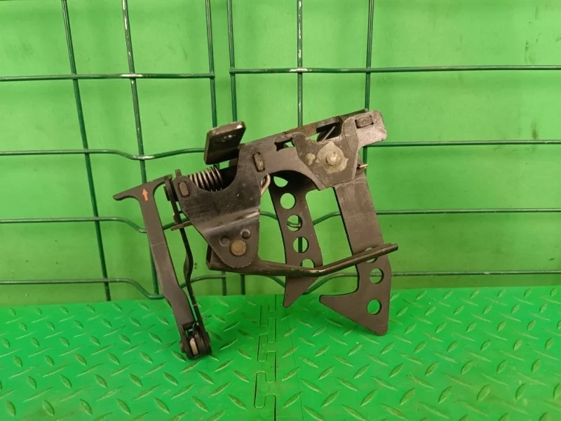 Крюк капота Mercedes-Benz 08/03/2007 W221