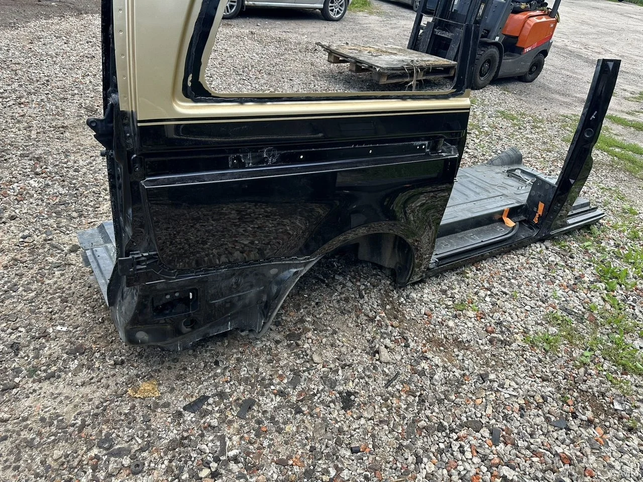 Крыло заднее правое mercedes v-klasse w447