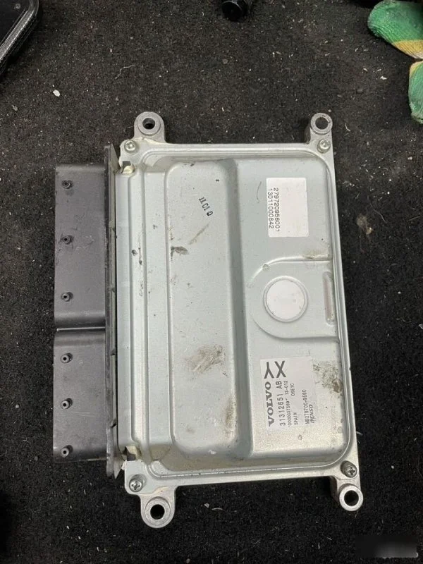 Блок управления двс Volvo XC70