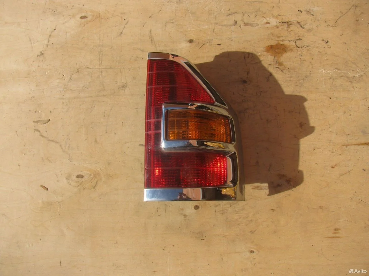 Фонарь правый mitsubishi montero pajero 3 v75w