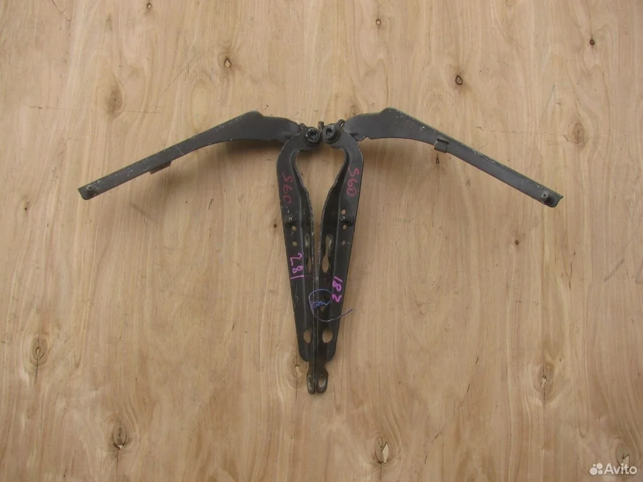 Кронштейны петли амортизаторы капота volvo s60