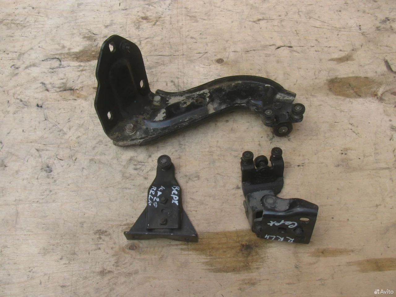 Ролики задней левой сдвижной двери hyundai staraex