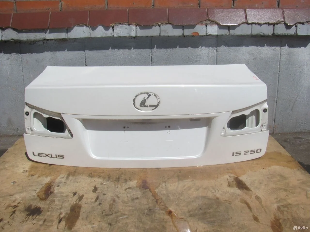 Крышка багажника багажник lexus is250 2005-2013