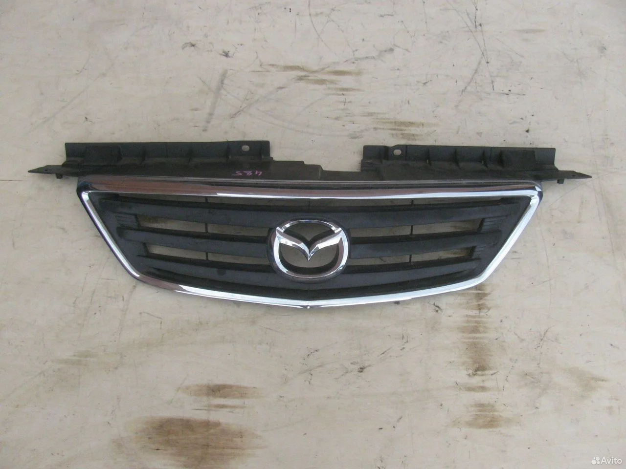 Решетка радиатора mazda mpv lwew 1999-2002