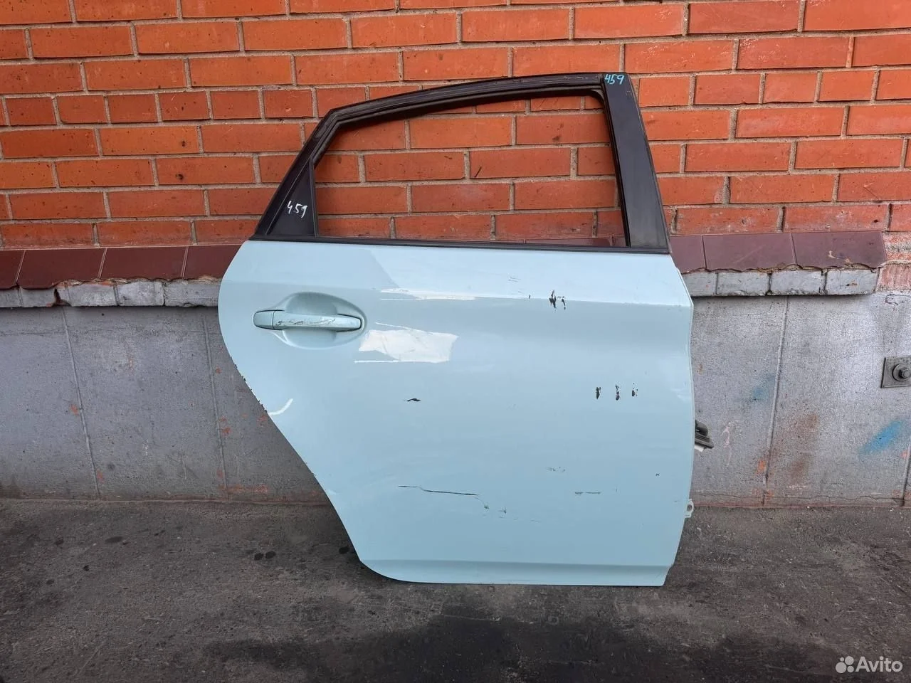 Дверь задняя правая toyota prius zvw30