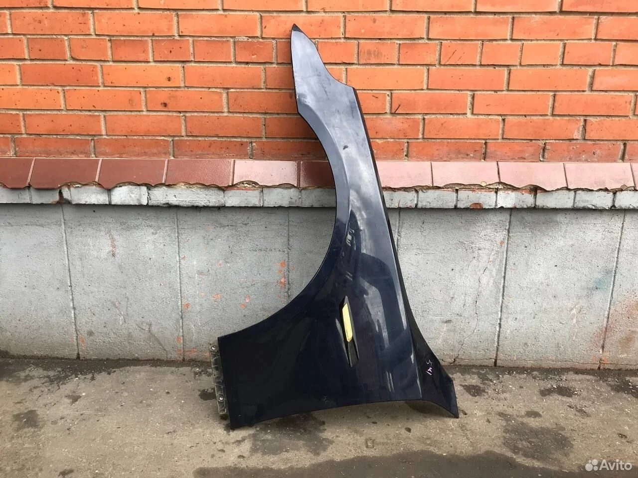 Крыло левое bmw 520 525 e60