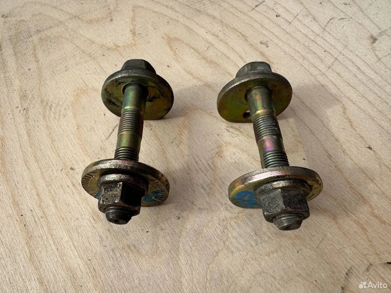 Развальные болты toyota avensis azt250