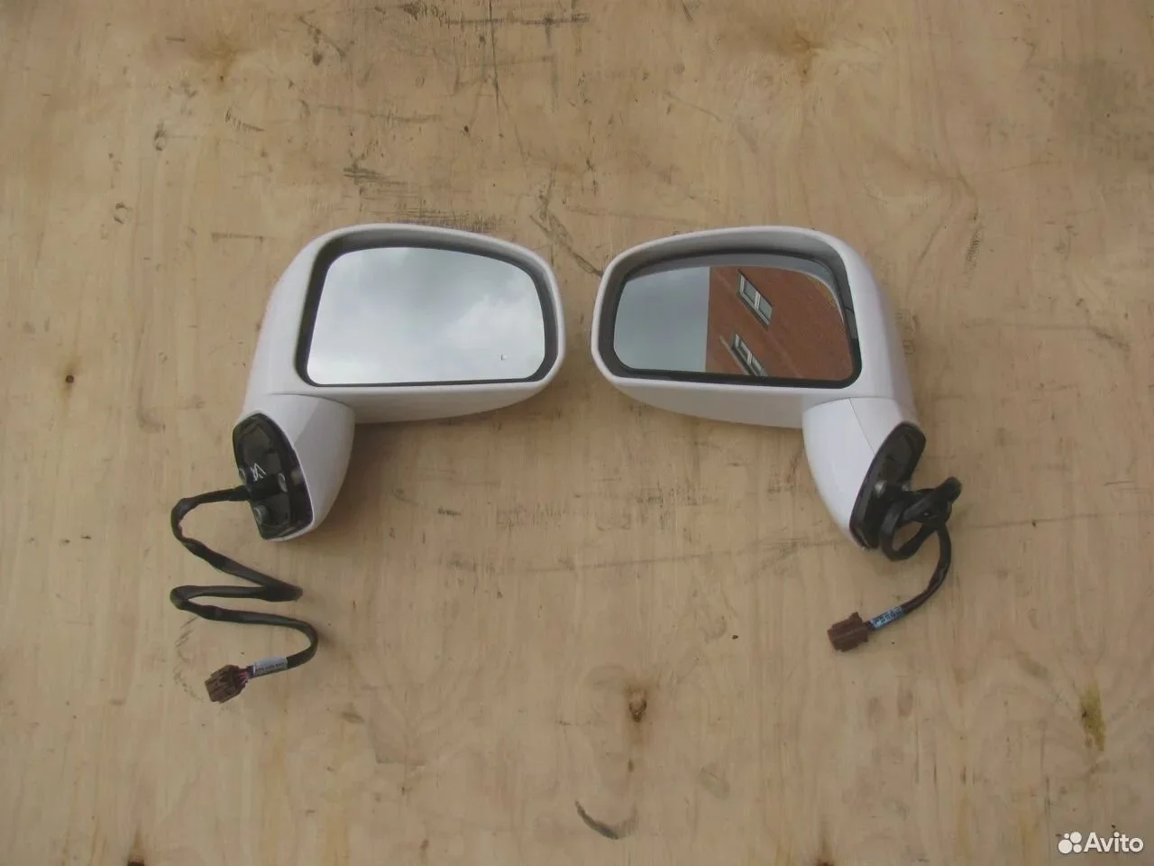 Зеркало левое правое nissan tiida c11