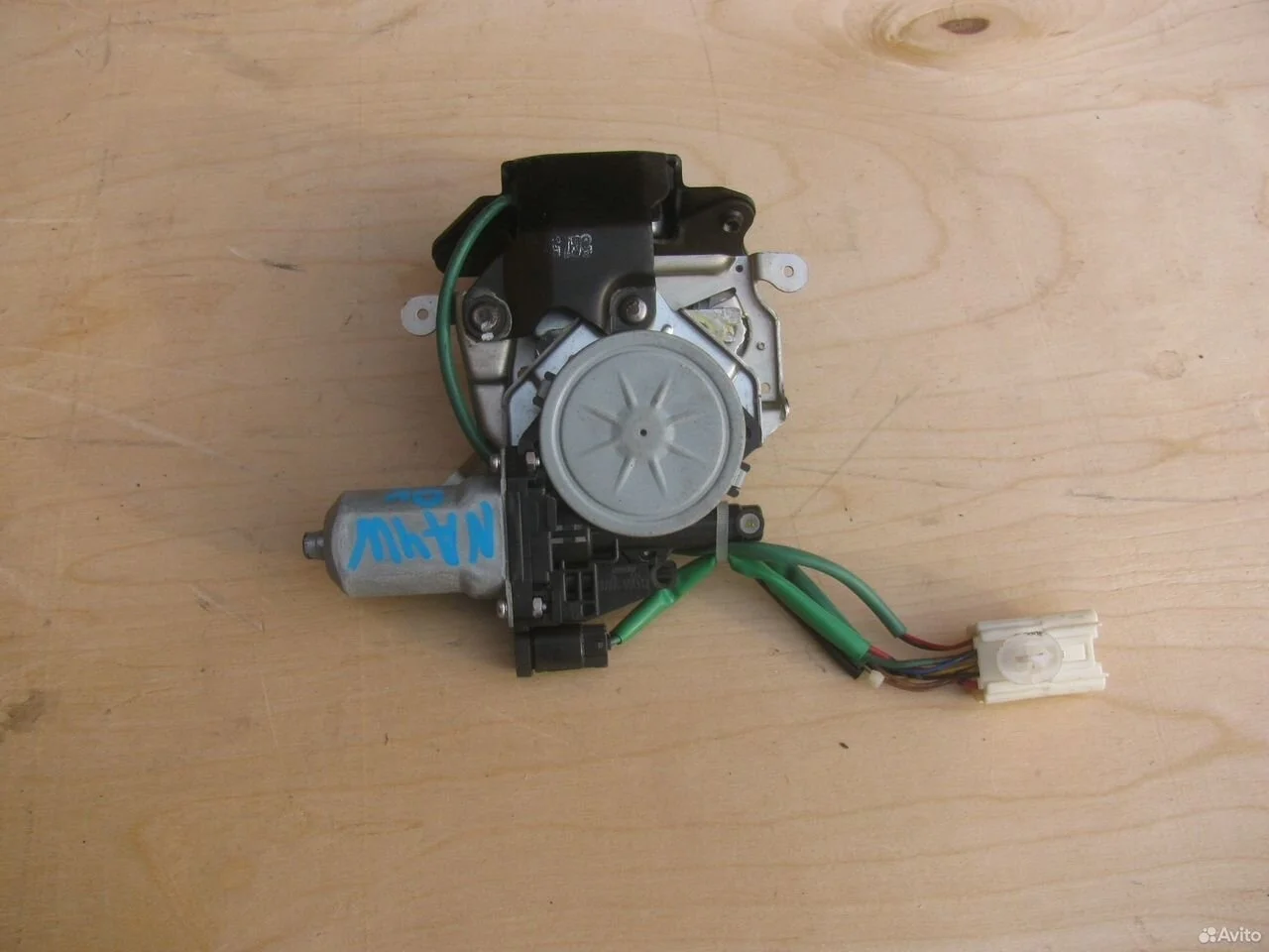 Замок багажника mitsubishi grandis с доводчиком