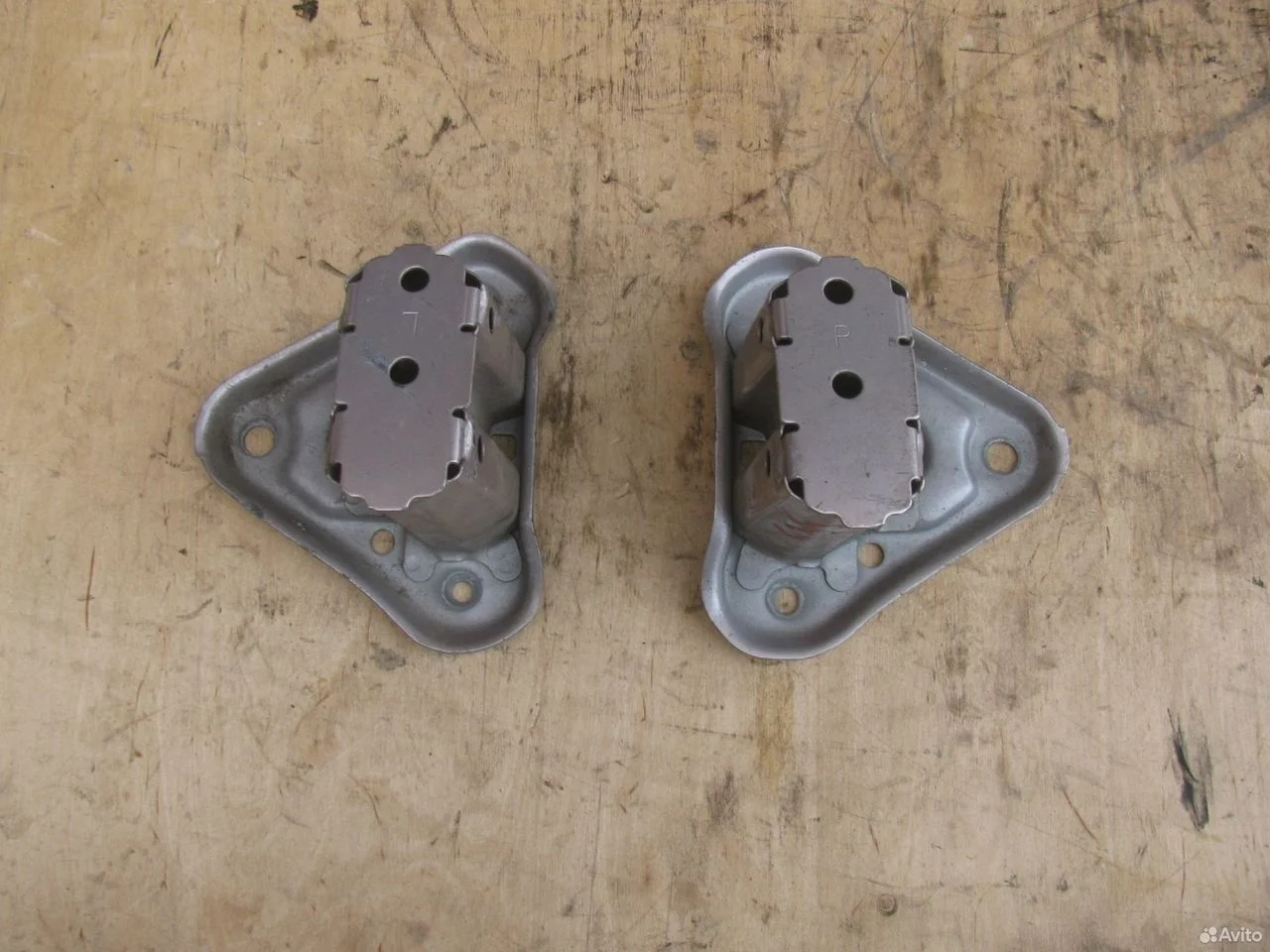 Кронштейны заднего бампера toyota yaris corolla