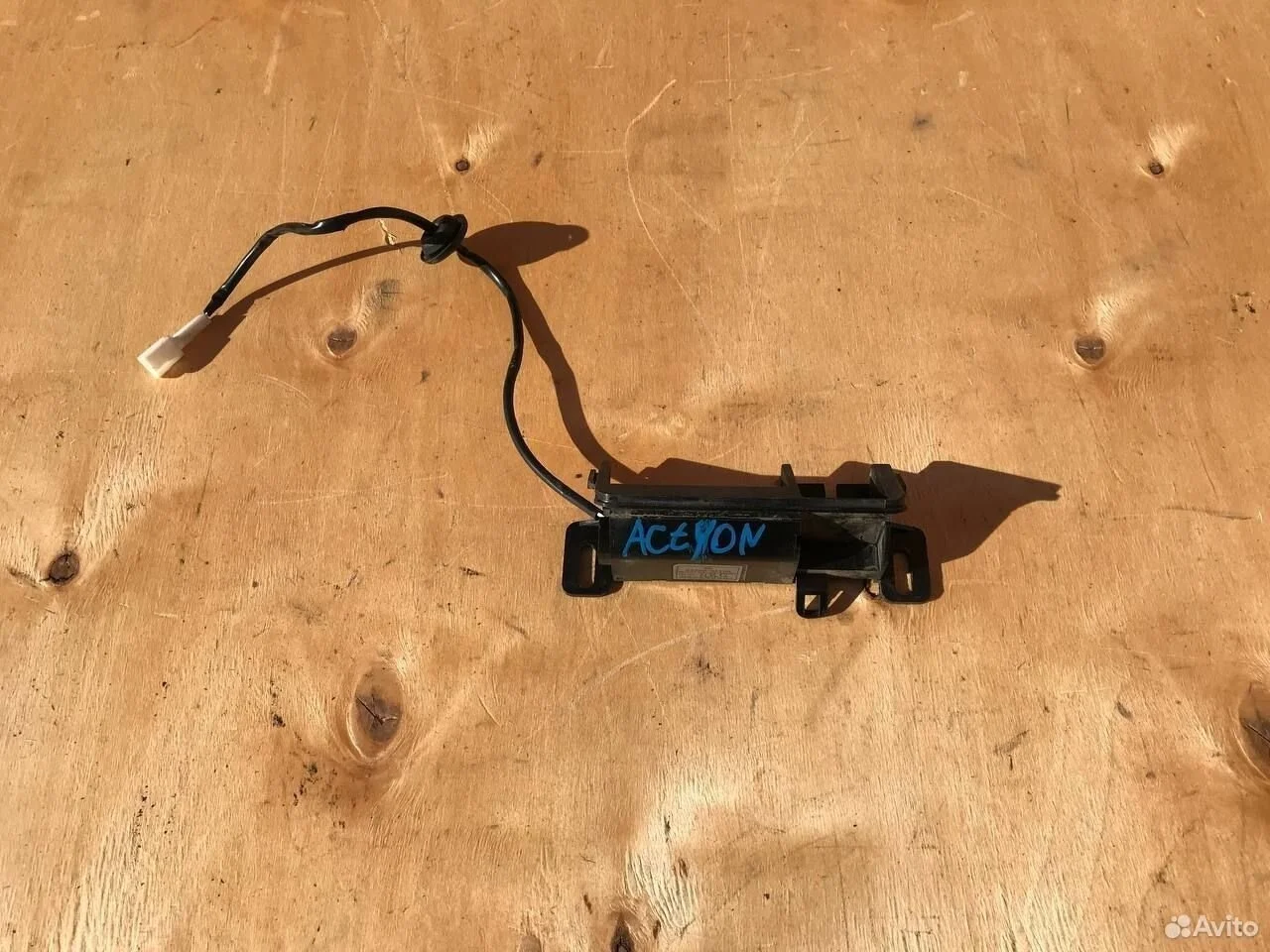 Ручка кнопка багажника ssang yong actyon 2010-2021