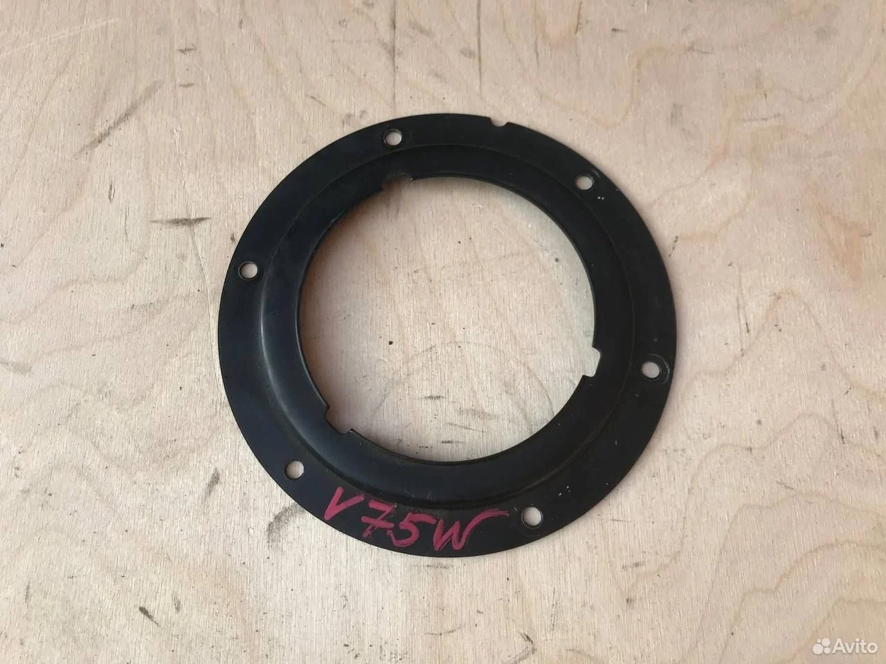 Крепление бензонасоса на топливный бак mitsubishi