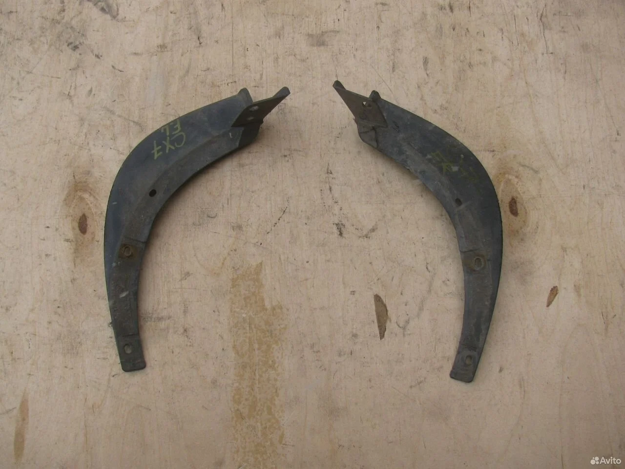 Брызговики передние на бампер mazda cx-7
