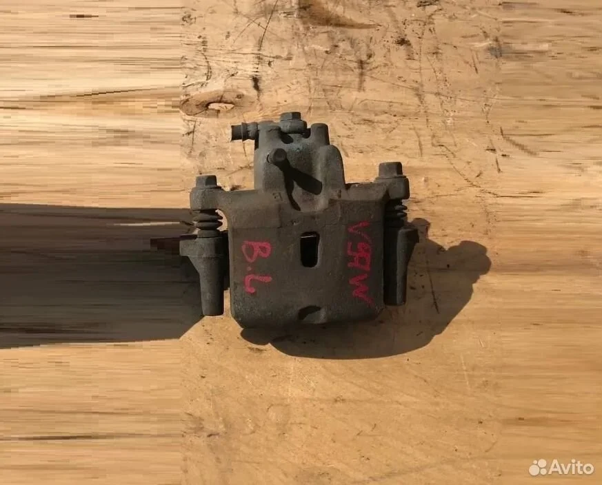 Суппорт задний левый mitsubishi pajero 3 4